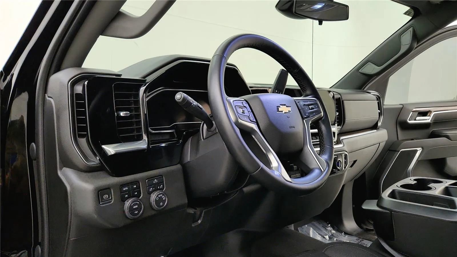 Used 2023 Chevrolet Silverado 1500 LT image 23