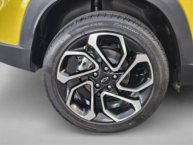 Used 2024 Chevrolet Trax RS w/ Driver Confidence Package FWD image 19