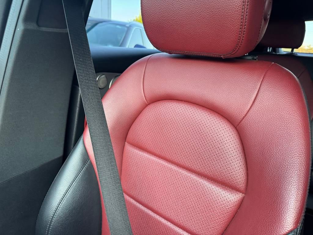 Used 2021 Mercedes-Benz GLC 300 4MATIC Coupe image 21