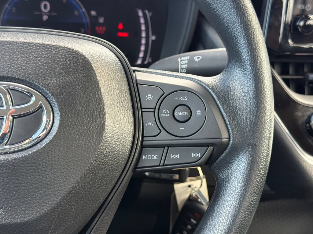 Used 2026 Toyota Corolla LE FWD image 30