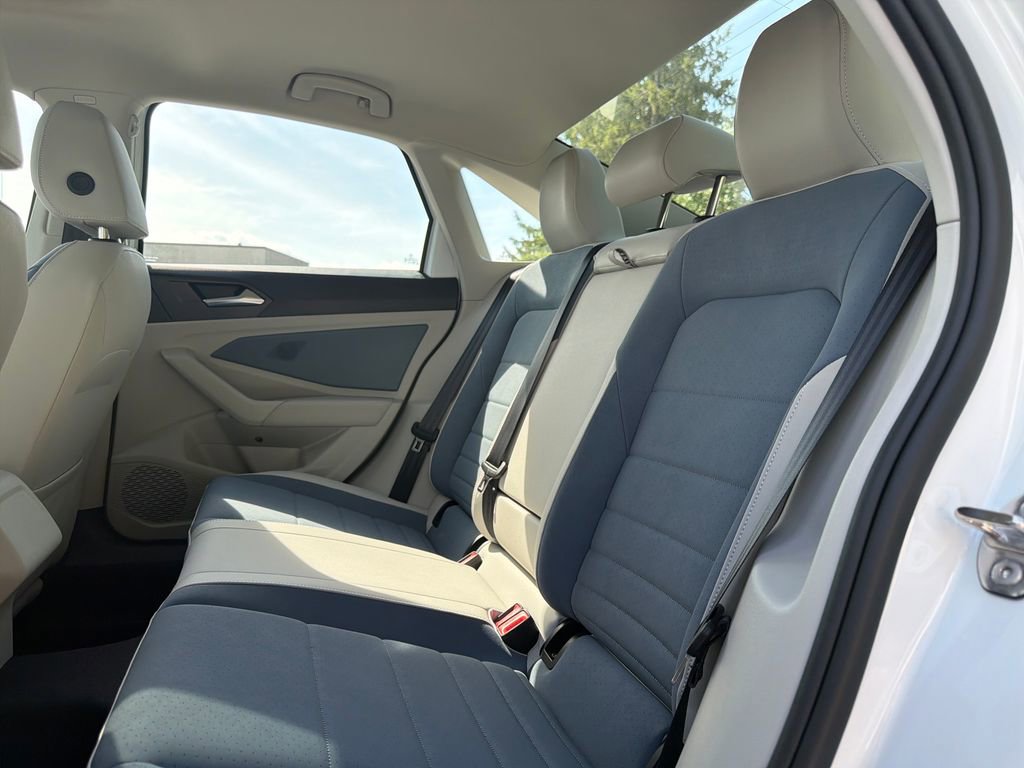 New 2026 Volkswagen Jetta SE FWD image 17