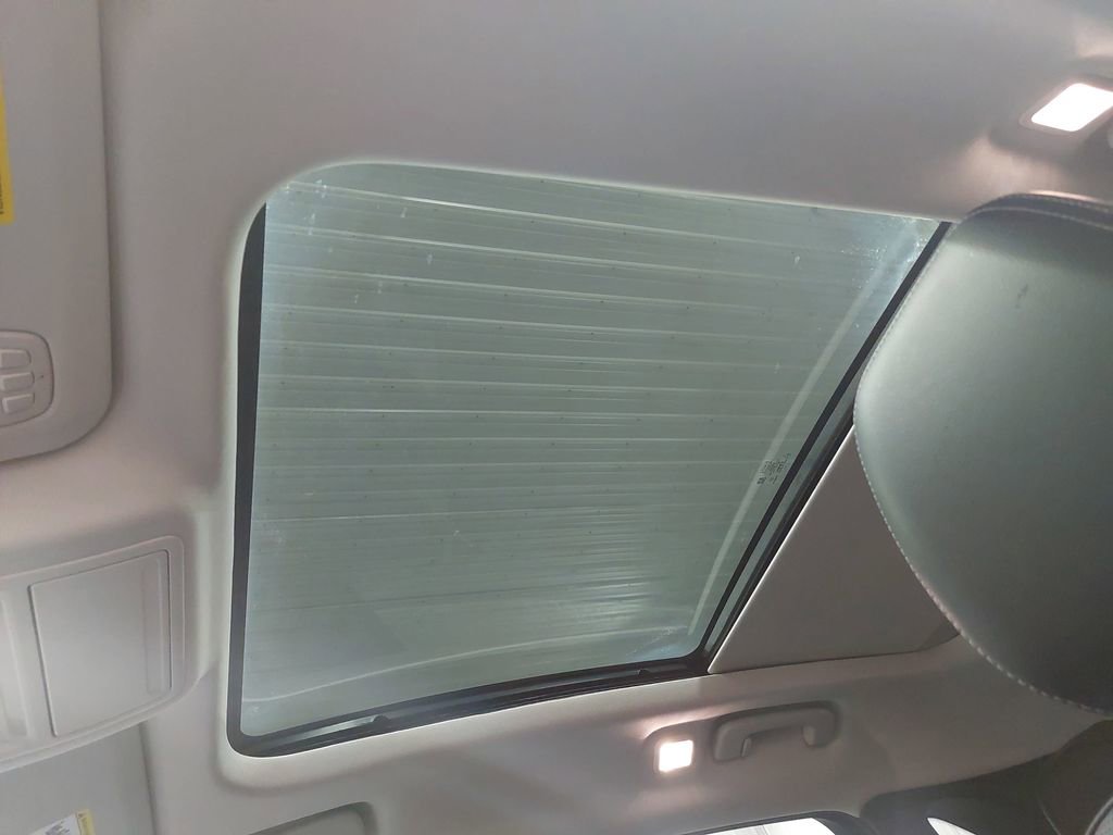 Used 2025 Ford Escape Platinum w/ Premium Technology Package image 32