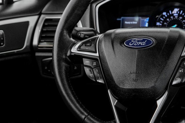 Used 2020 Ford Fusion SEL FWD image 15