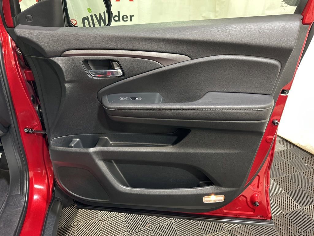 Used 2023 Honda Ridgeline RTL-E image 11