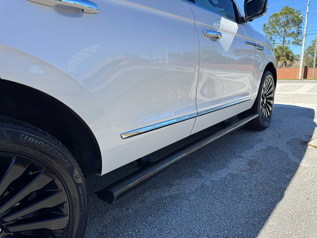 Used 2018 Lincoln Navigator Black Label w/ Cargo Package image 21