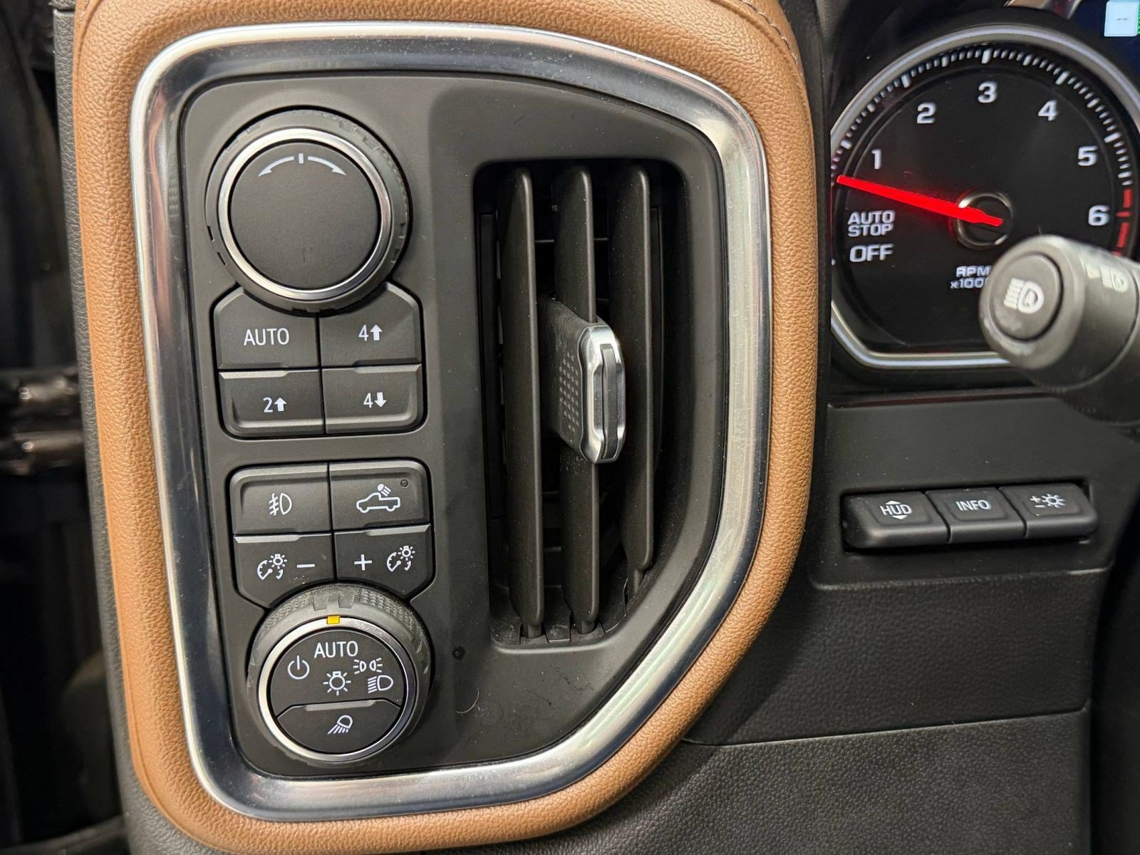 Used 2019 Chevrolet Silverado 1500 High Country w/ Technology Package AWD/4WD image 41