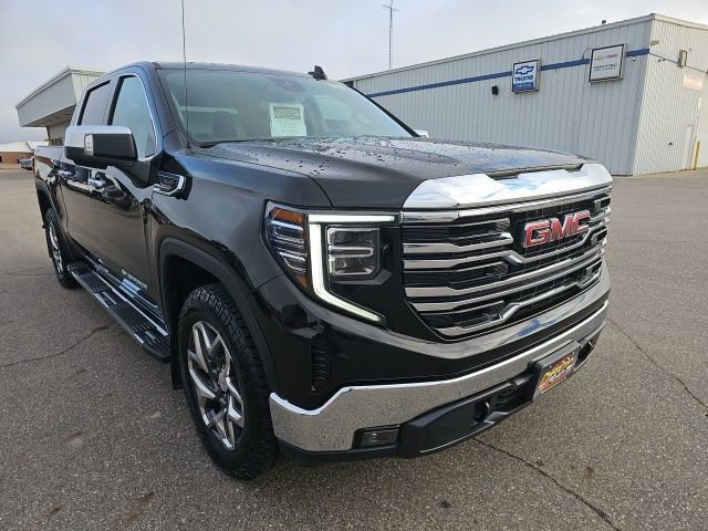 Used 2023 GMC Sierra 1500 SLT w/ SLT Premium Package image 7