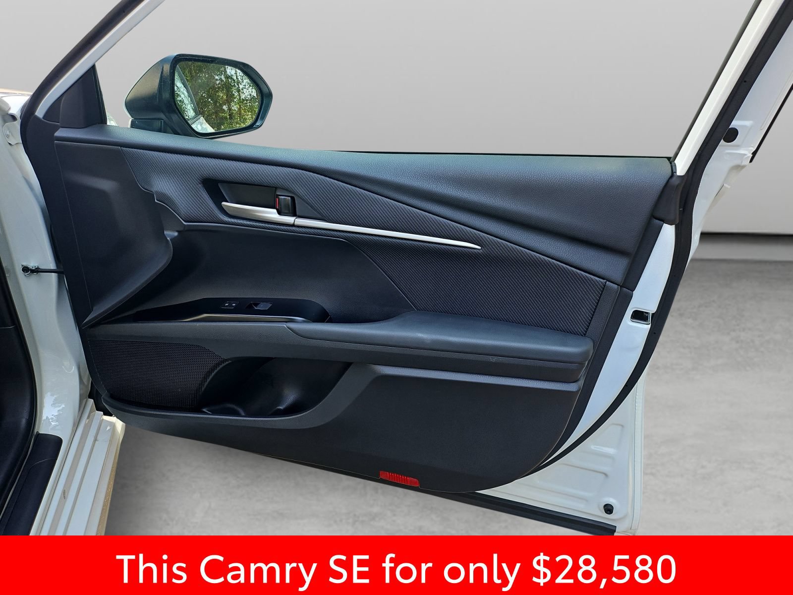 Used 2025 Toyota Camry SE FWD image 36