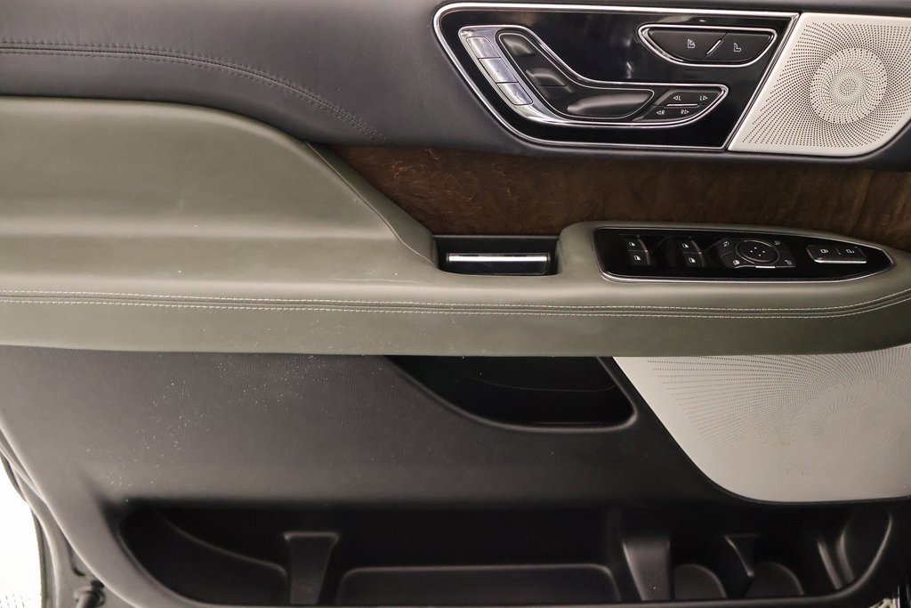 Used 2022 Lincoln Navigator Black Label image 18
