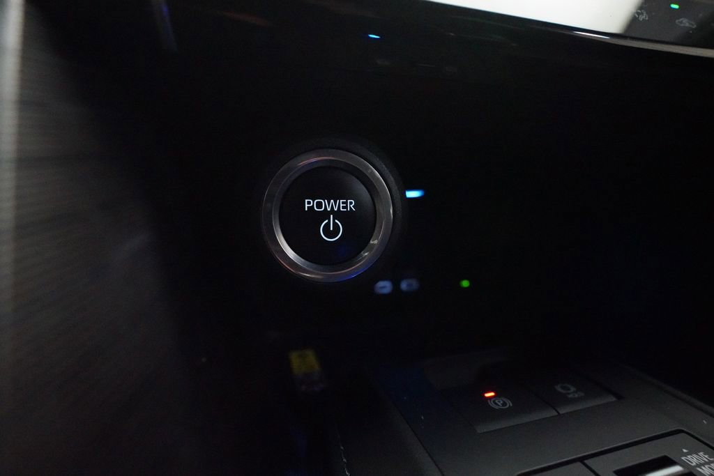 Used 2024 Toyota Venza Nightshade image 31