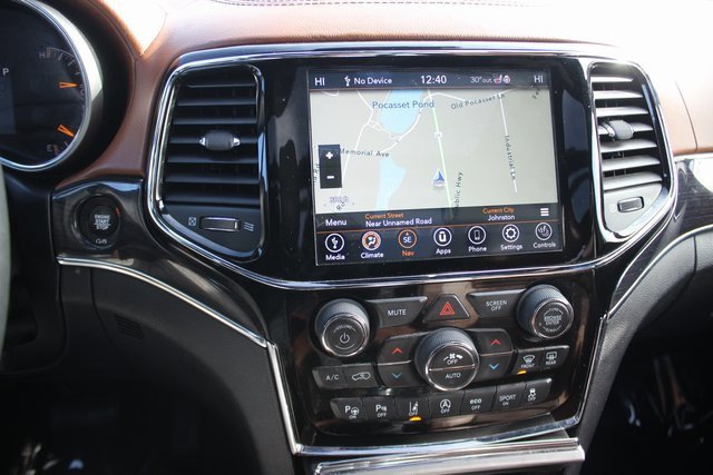 Used 2020 Jeep Grand Cherokee Overland image 4