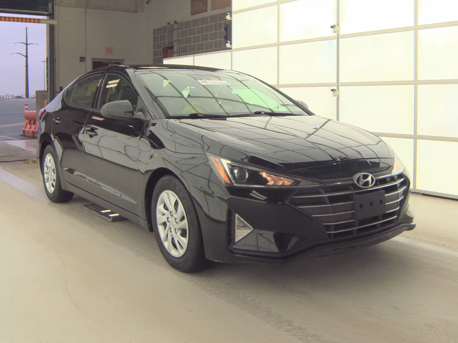 Used 2020 Hyundai Elantra SE image 4