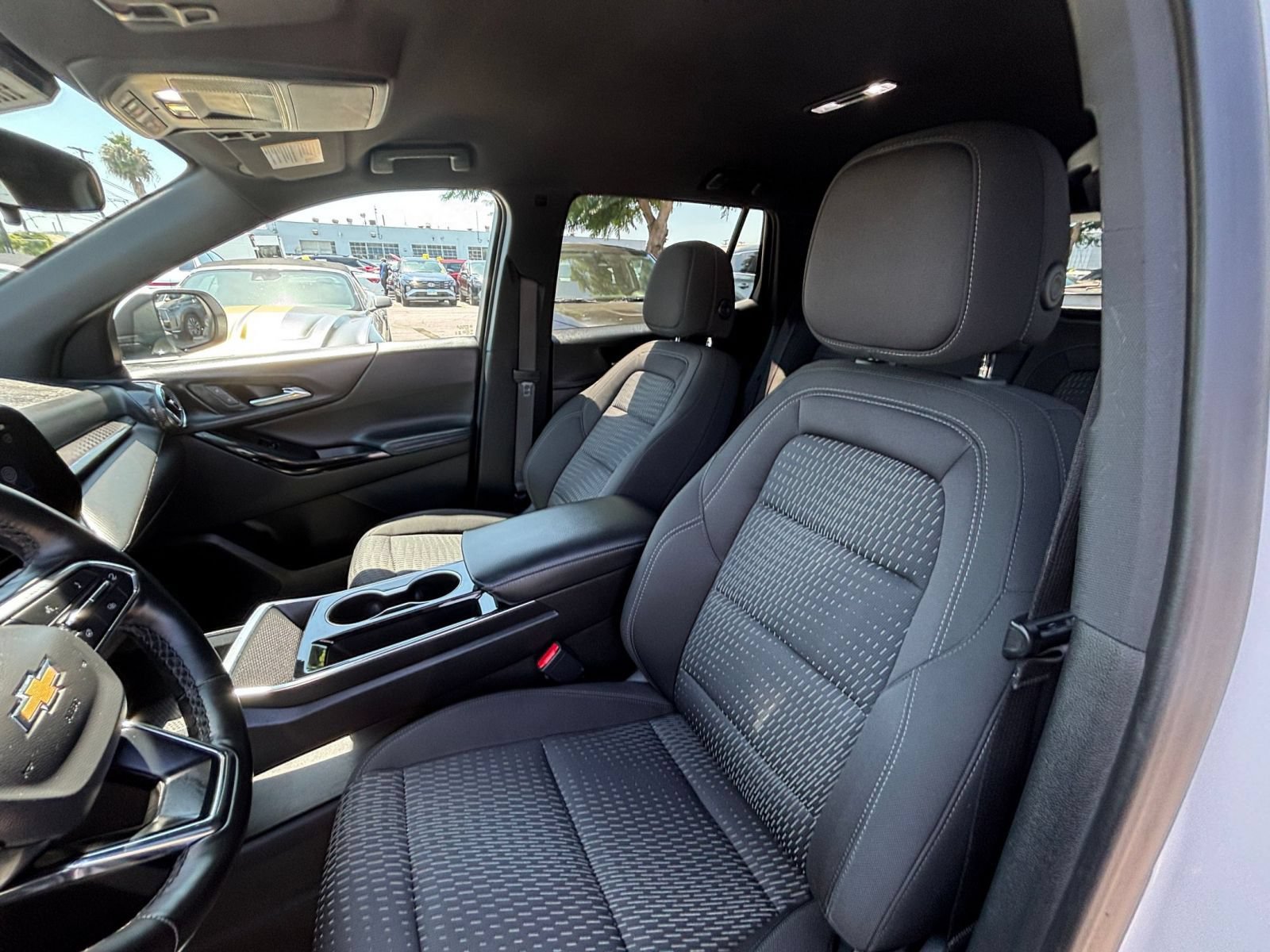 Used 2025 Chevrolet Equinox LT AWD/4WD image 27