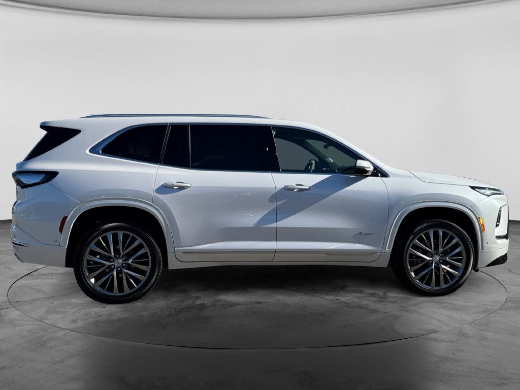 Used 2025 Buick Enclave Avenir w/ Super Cruise Package AWD/4WD image 10