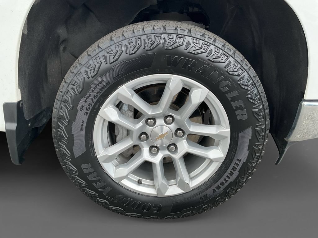 Used 2023 Chevrolet Silverado 1500 LT AWD/4WD image 14