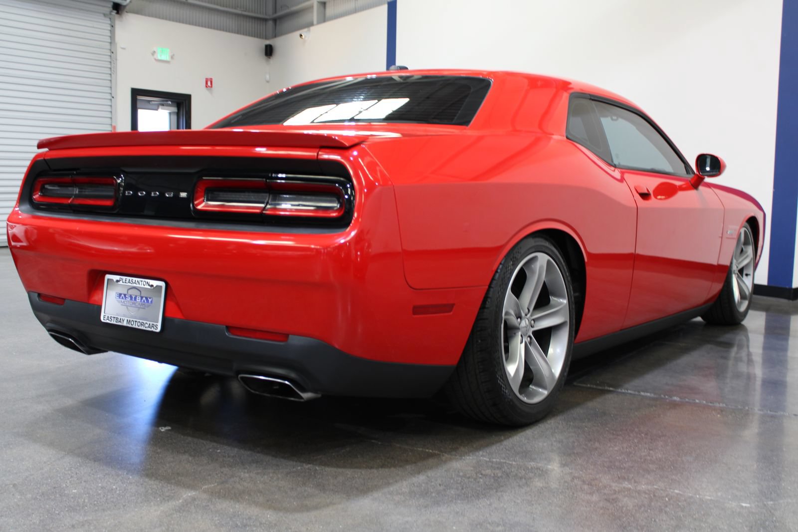 Used 2015 Dodge Challenger R/T w/ Quick Order Package 28B R/T RWD image 11