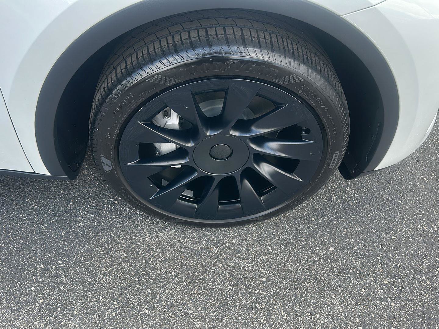 Used 2024 Tesla Model Y Long Range RWD image 8