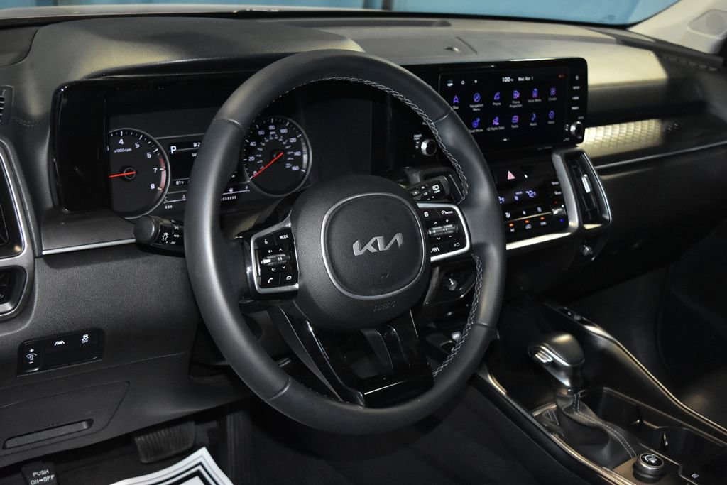 Used 2023 Kia Sorento S w/ Panoramic Sunroof Package image 2