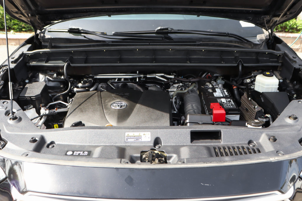 Used 2021 Toyota Highlander XLE AWD/4WD image 13