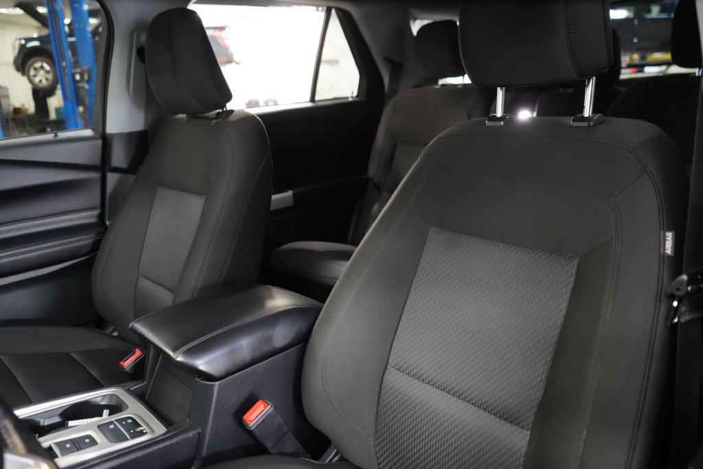Certified 2022 Ford Explorer XLT RWD image 19