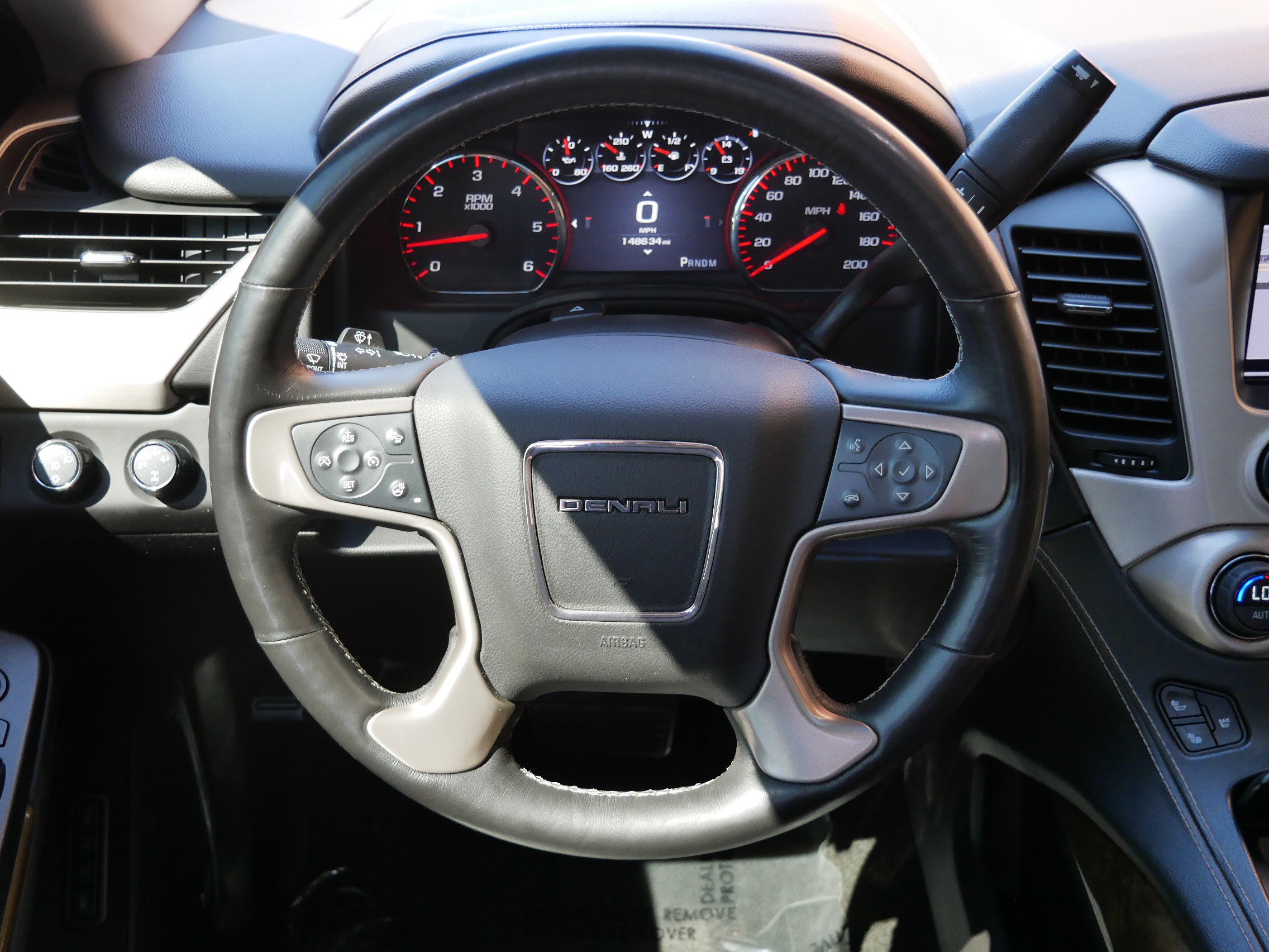 Used 2016 GMC Yukon Denali AWD/4WD image 15