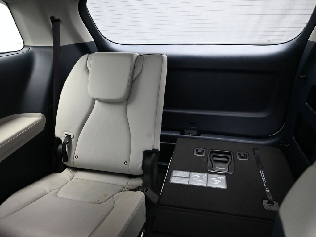 New 2025 Kia Carnival SX w/ SX Dark Edition Package image 30