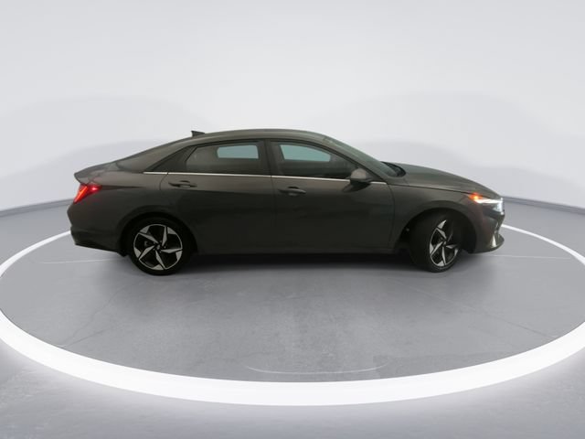 Used 2023 Hyundai Elantra Limited FWD image 7