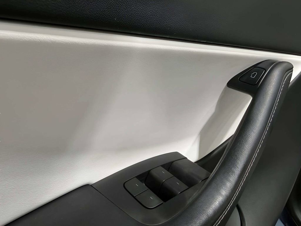 Used 2022 Tesla Model Y Long Range AWD/4WD image 20