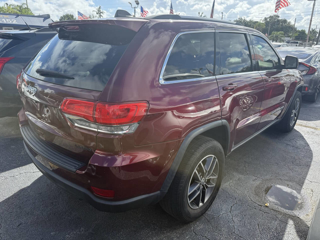 Used 2018 Jeep Grand Cherokee Laredo image 4