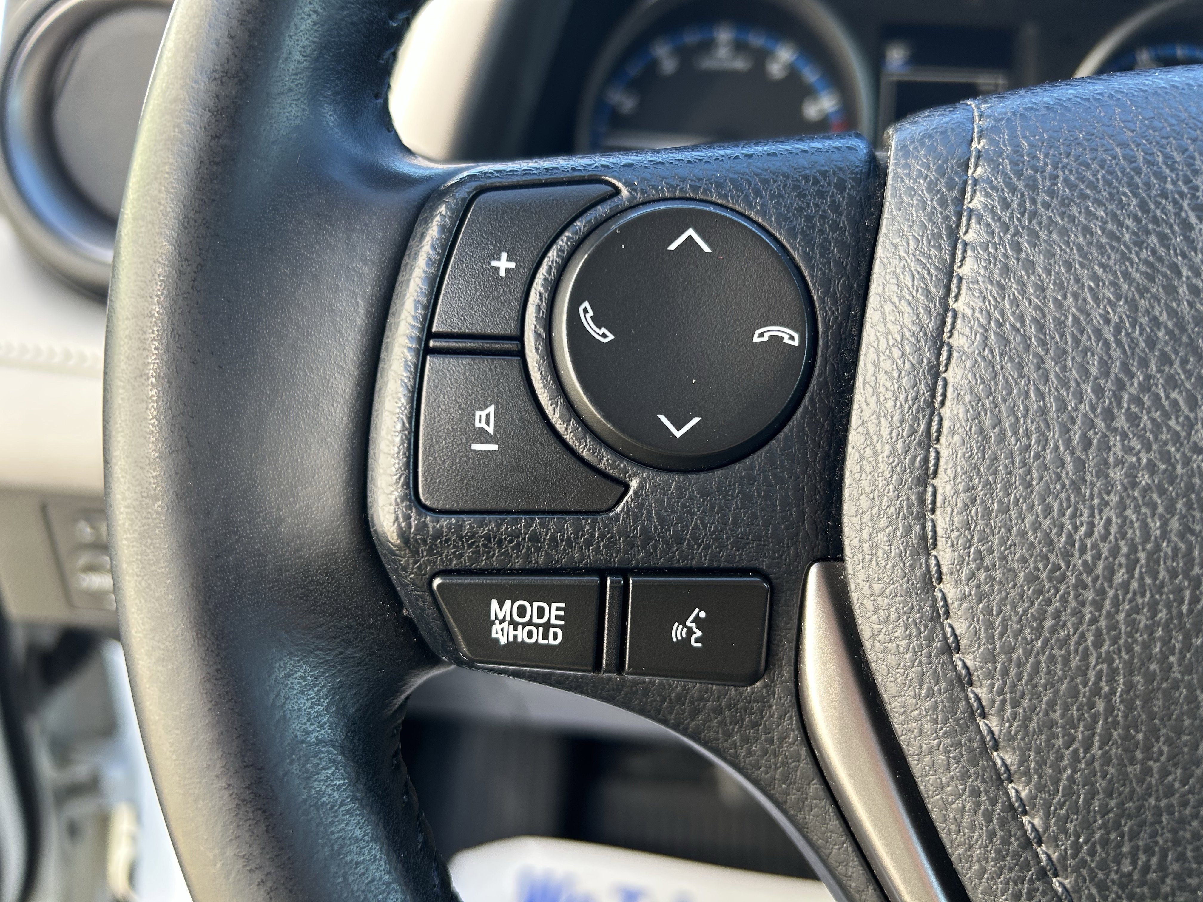 Certified 2018 Toyota RAV4 XLE image 23