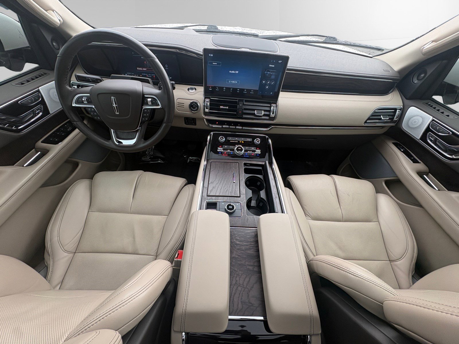 Certified 2023 Lincoln Navigator Reserve AWD/4WD image 10