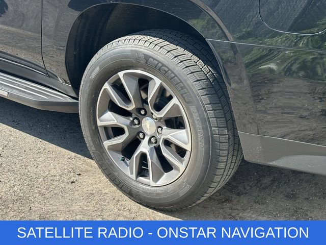 Used 2022 Chevrolet Suburban LT AWD/4WD image 7