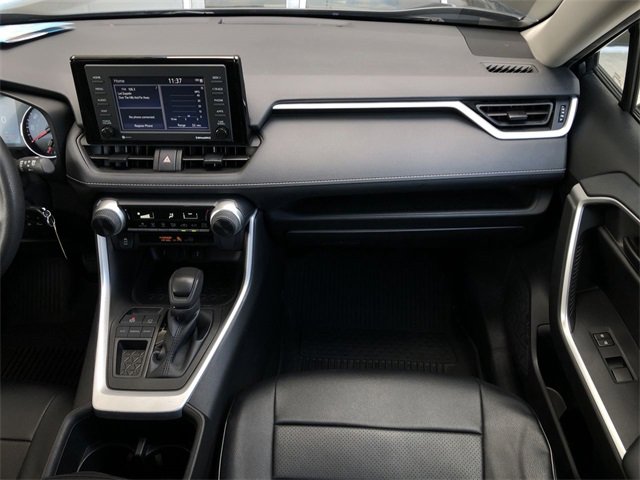 Used 2022 Toyota RAV4 LE image 29