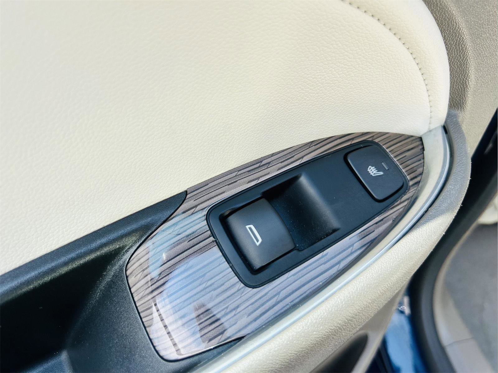 Used 2021 Chevrolet Malibu Premier image 36