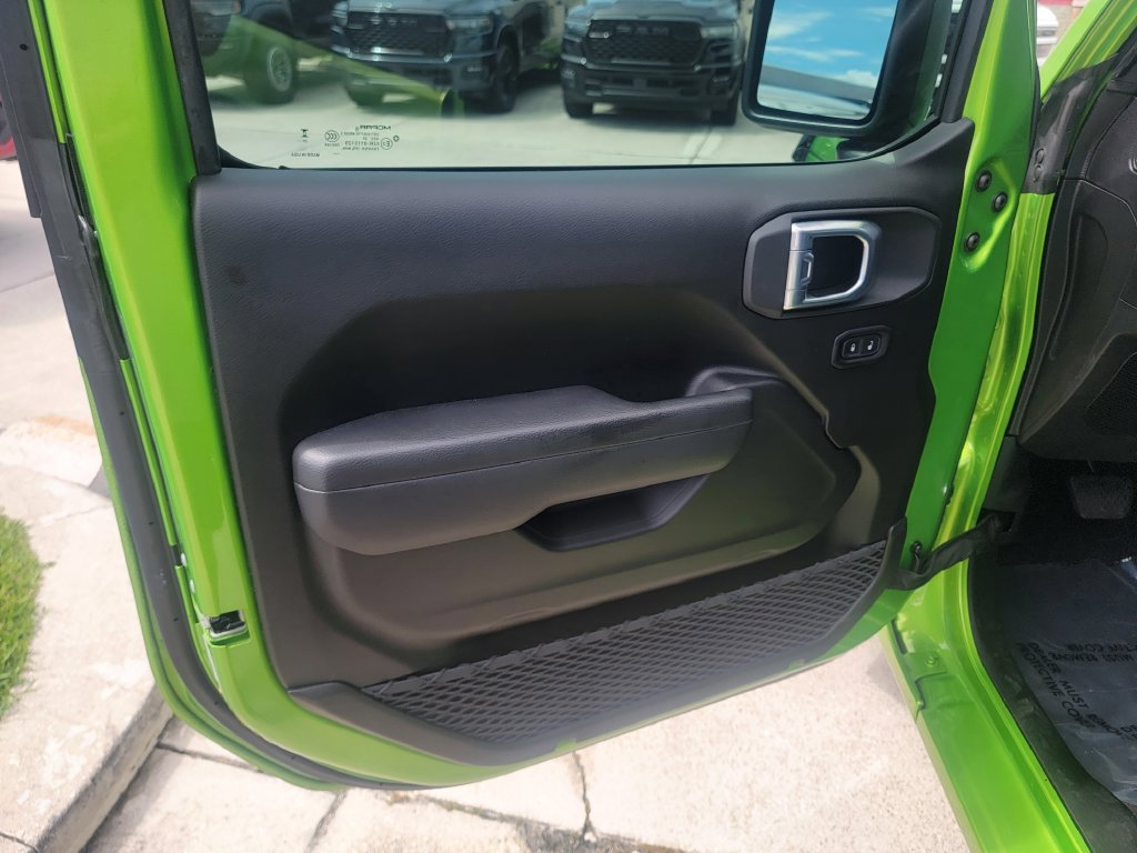 Used 2026 Jeep Wrangler Sport AWD/4WD image 9