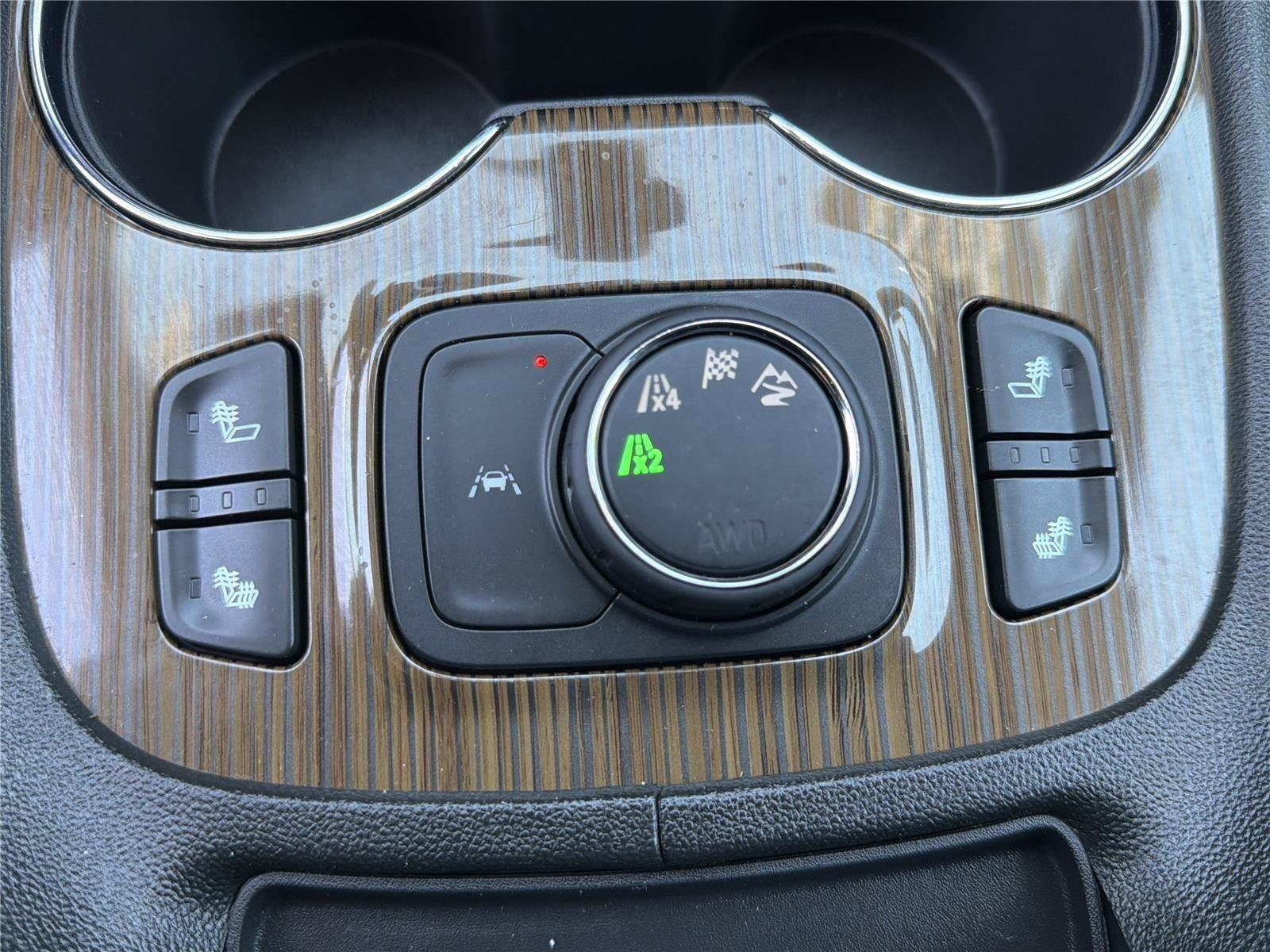 Used 2023 GMC Acadia SLE w/ Driver Convenience Package AWD/4WD image 18