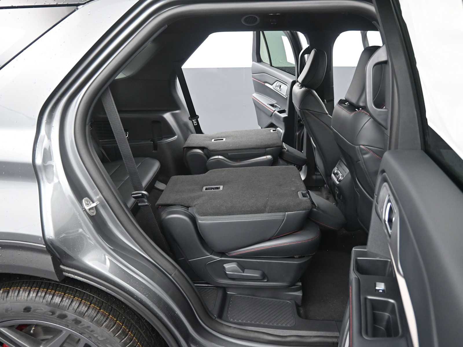 New 2026 Ford Explorer ST image 17