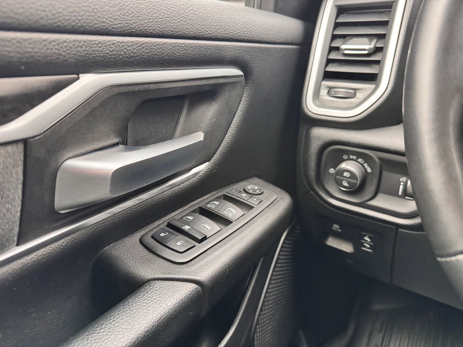 Used 2022 RAM 1500 Big Horn image 13