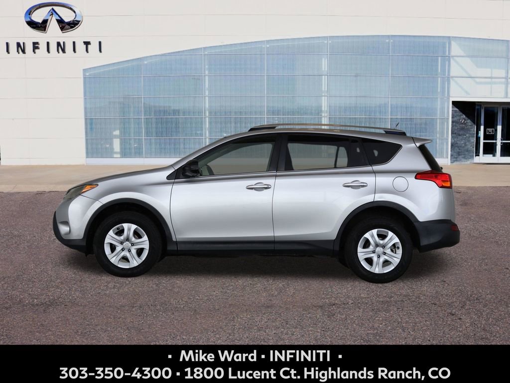 Used 2015 Toyota RAV4 LE AWD/4WD image 2