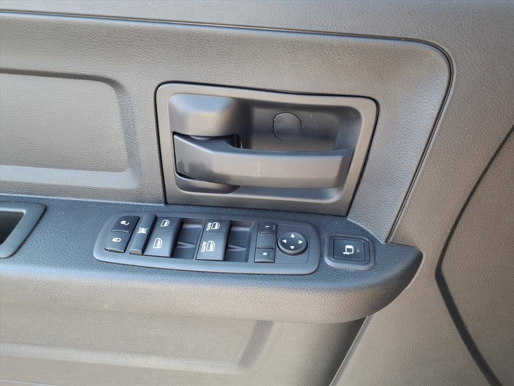 Used 2024 RAM 3500 Tradesman w/ Chrome Appearance Group image 16