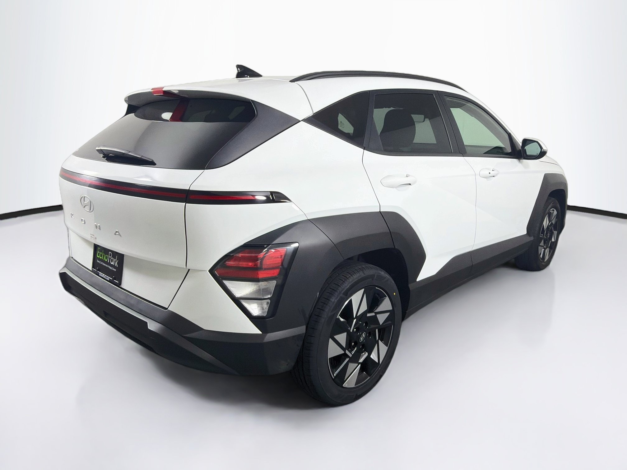 Used 2025 Hyundai Kona SEL FWD image 9
