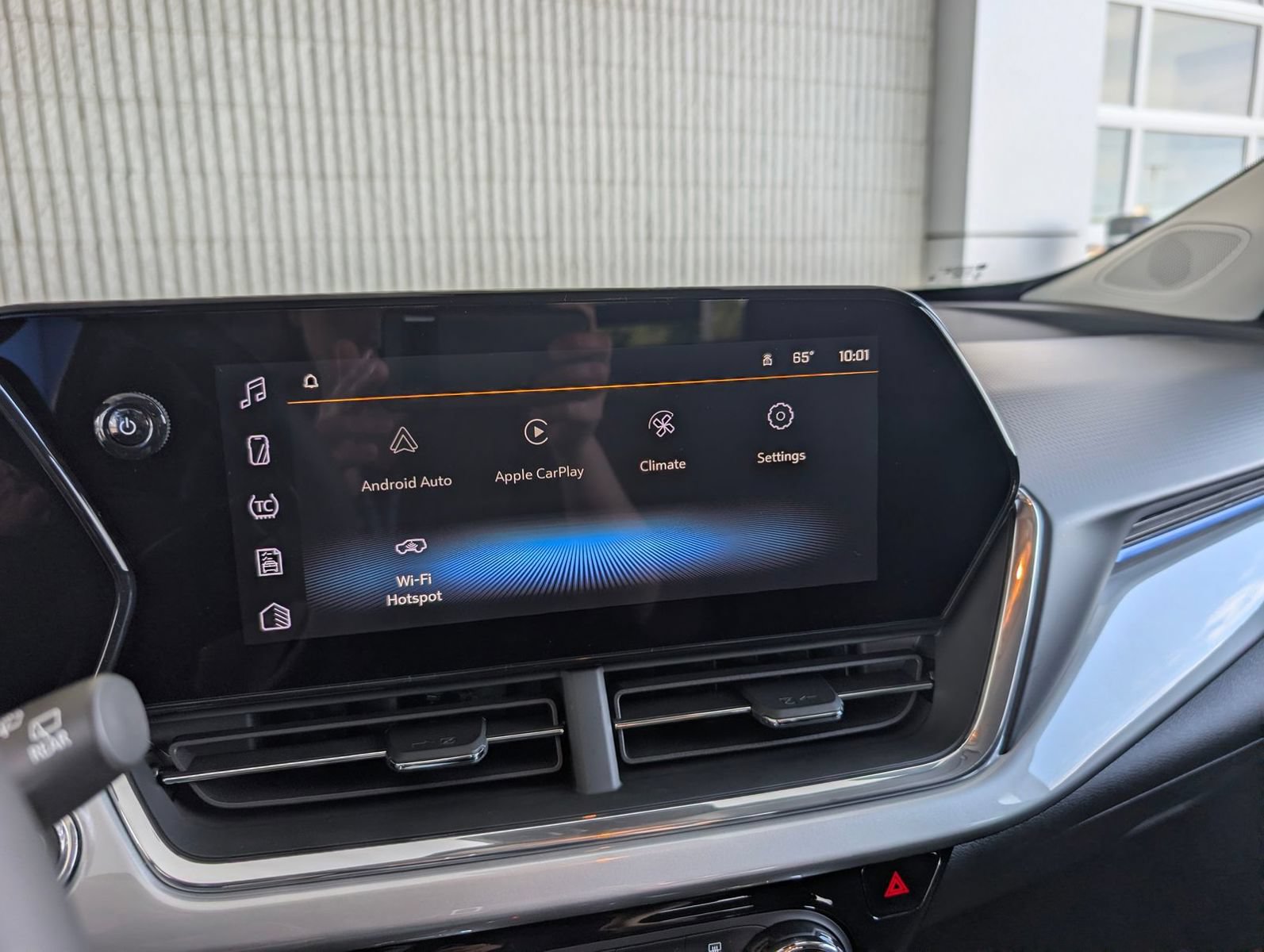 Certified 2026 Chevrolet Trax LT w/ Driver Confidence Package FWD image 17