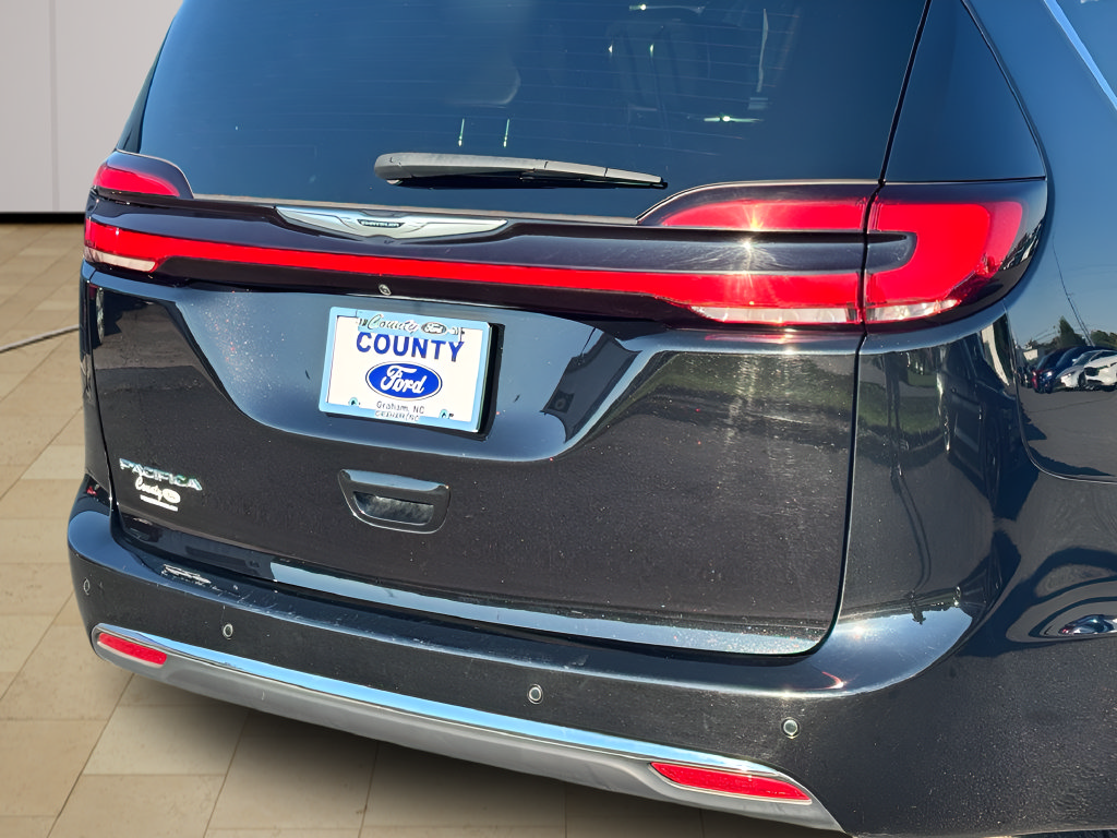 Used 2025 Chrysler Pacifica Select FWD image 35