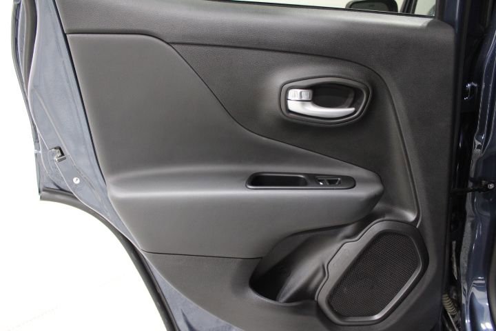 Used 2023 Jeep Renegade Latitude image 17