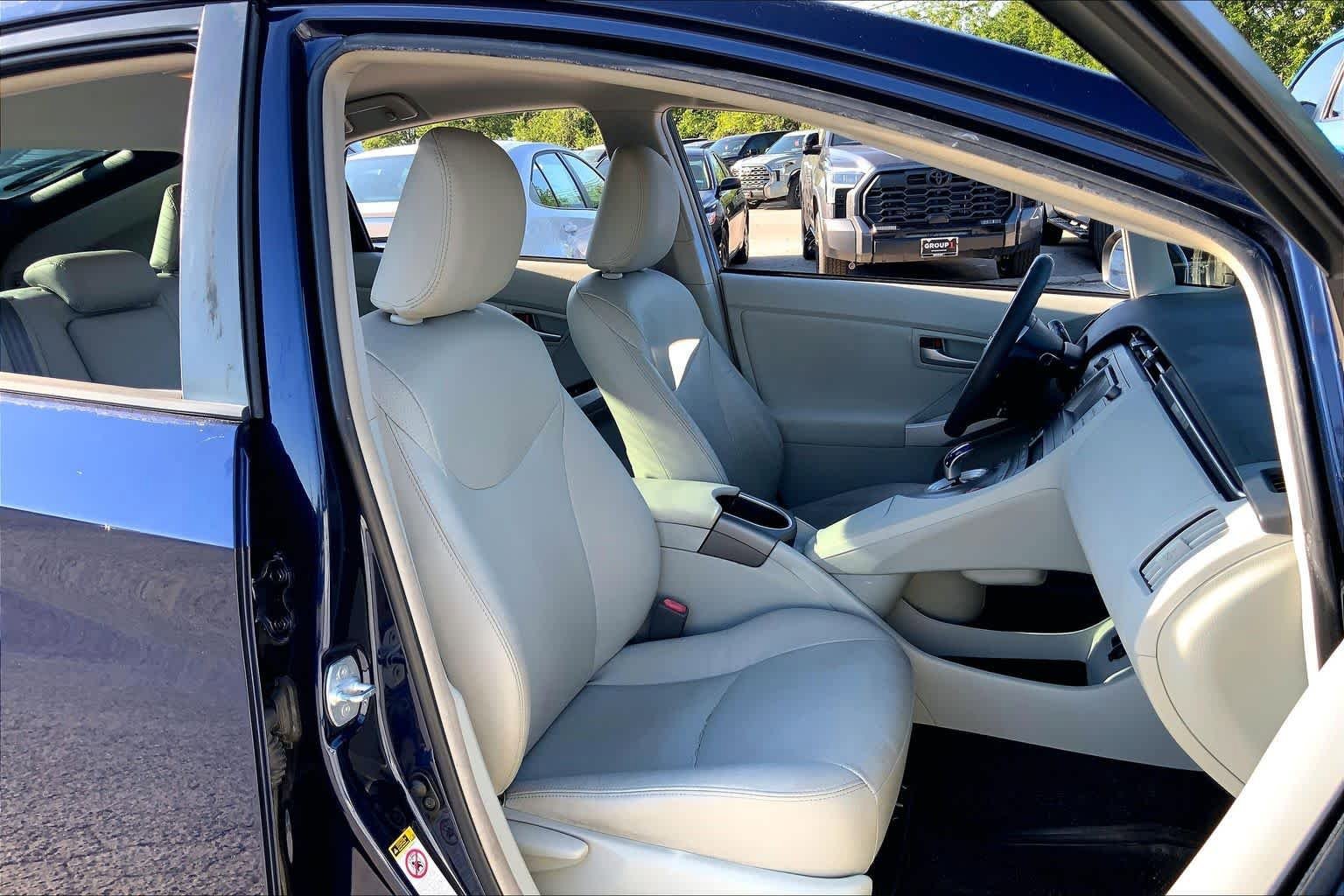 Used 2014 Toyota Prius Three FWD image 9