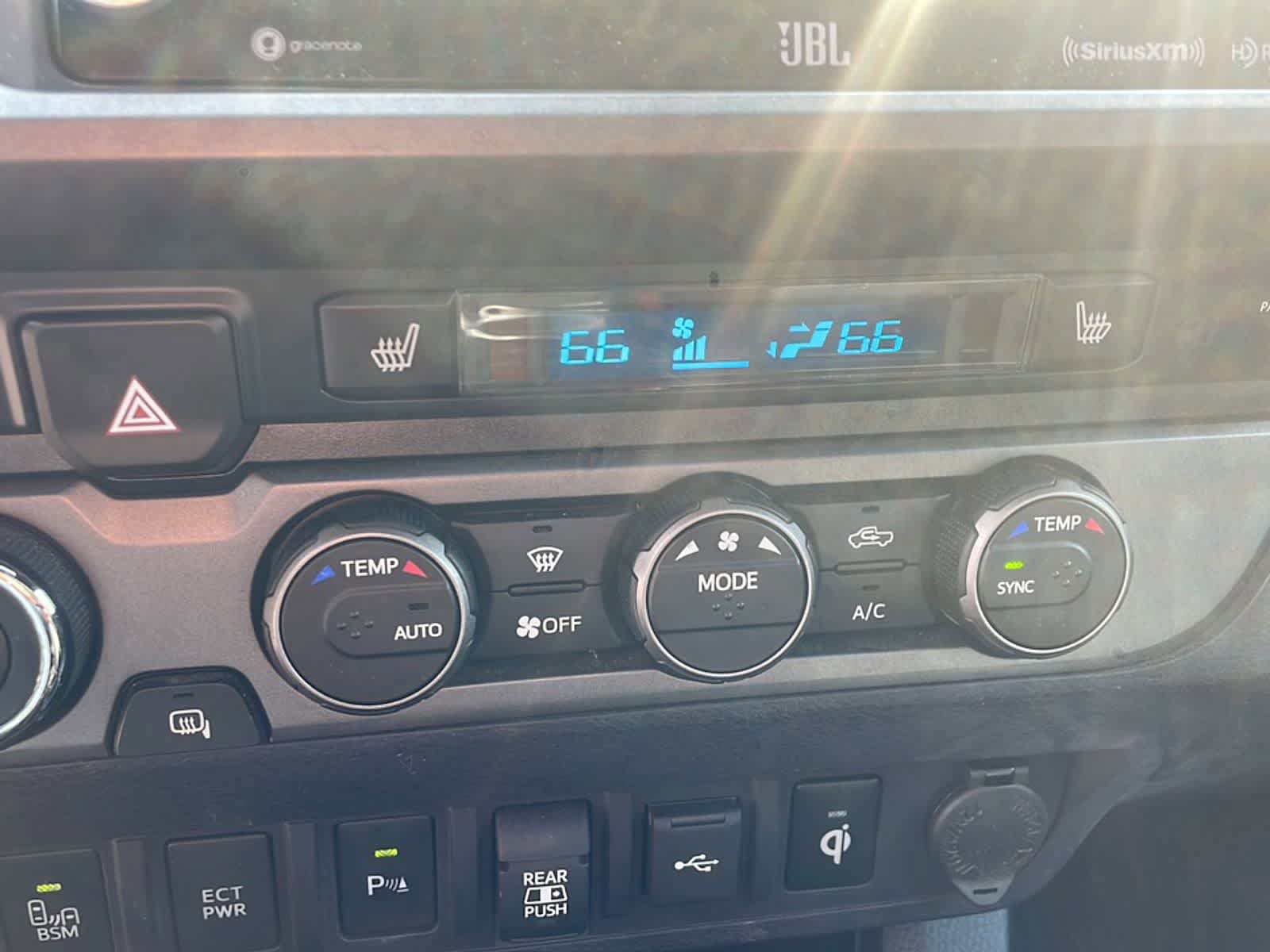 Used 2020 Toyota Tacoma TRD Sport w/ TRD Premium Sport Package AWD/4WD image 21
