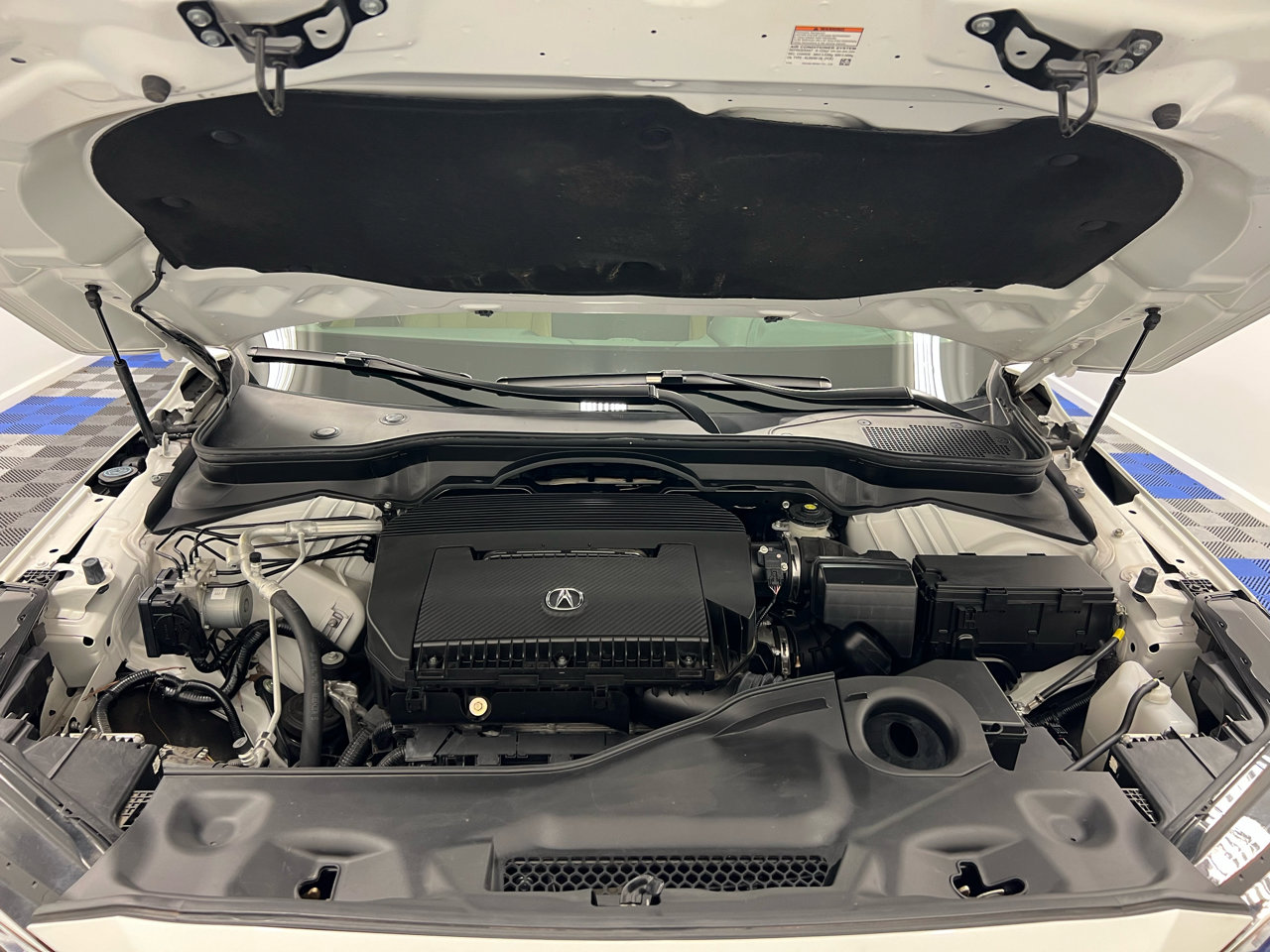 Used 2023 Acura MDX SH-AWD w/ Technology Package image 29