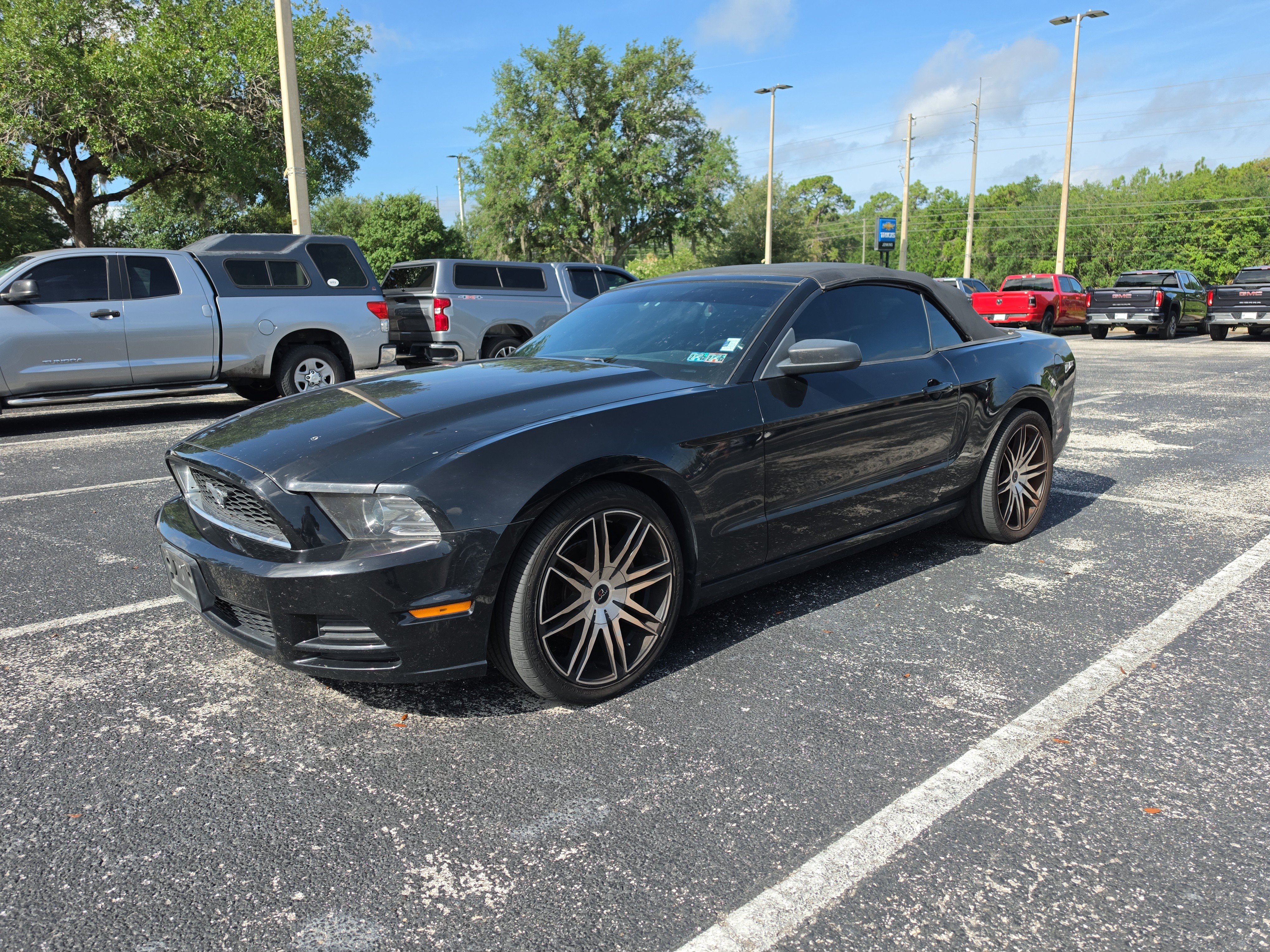 Used 2014 Ford Mustang Convertible RWD image 7