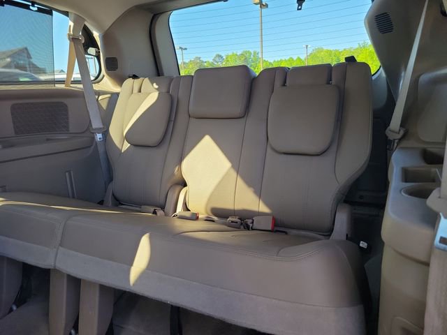 Certified 2016 Chrysler Town & Country Touring w/ Driver Convenience Group image 10