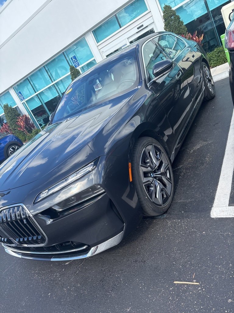 Used 2024 BMW i7 xDrive60 w/ Executive Package image 1